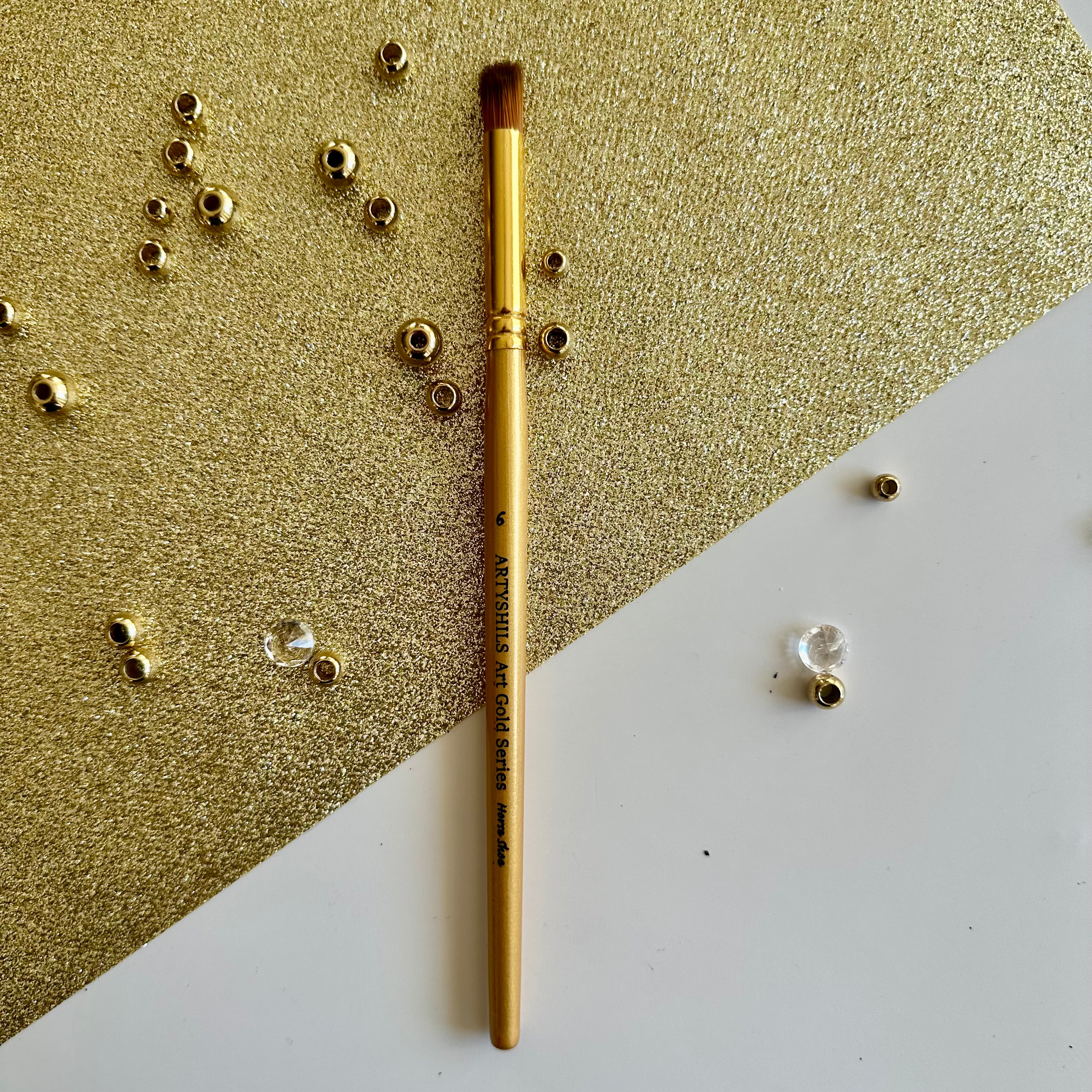 No.6 Horse Shoe Brush : Gold Glow Collection | Synthetic Hair | Vegan