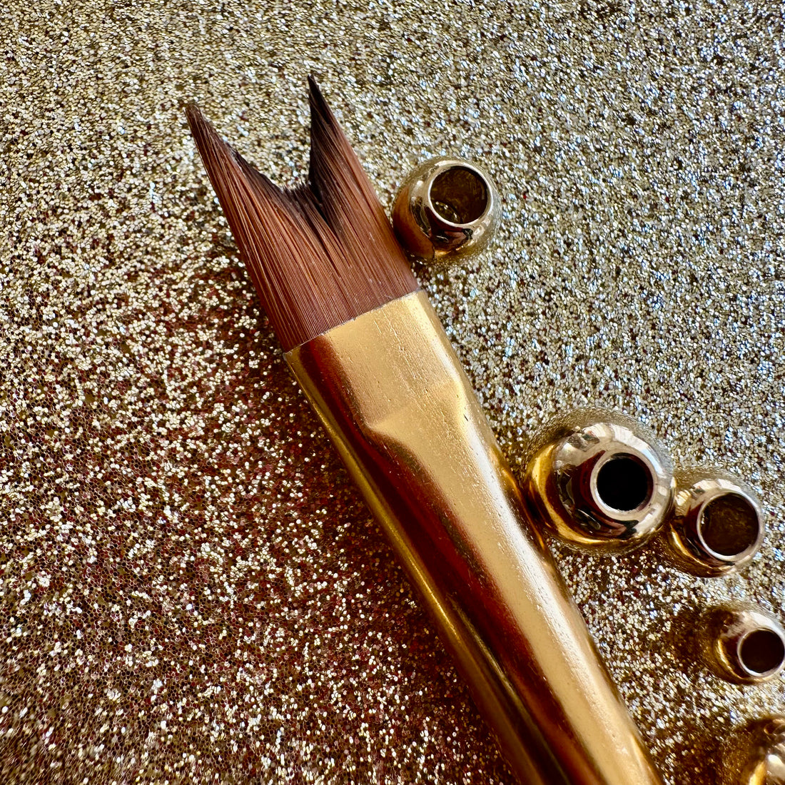 No.6 Notch hair Brush : Gold Glow Collection | Synthetic Hair | Vegan